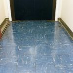 Vinyl floor tile